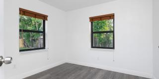 233 Southwest 21st Street Gallery 14
