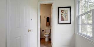 10239 GAINSBOROUGH Road Gallery 14