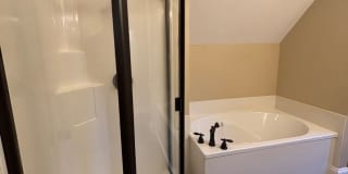 Freshly Renovated Dollhouse in Maryville!! Gallery 21