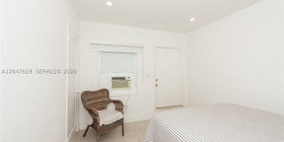 9940 Collins Ave Gallery 26