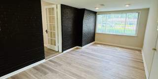 Two Bedroom Ferguson Home with Park Like Yard Gallery 11