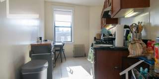 Charming 3 Bedroom-No Broker Fee Gallery 5