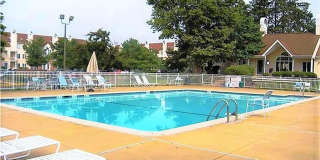 Crestwood 2 bed Condo Available September 1 Gallery 4