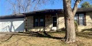 Charming Home with Open Kitchen, Fireplace & 2‑Car Garage Gallery 1