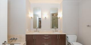 10 E Delaware Place unit: 14A Gallery 13