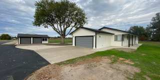 Fully Renovated Home on 5 Acres Gallery 1