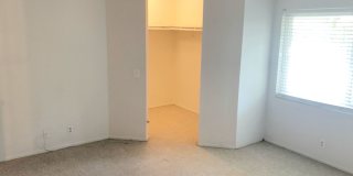 Amazing 2 bedroom townhome in the Woodbridge Community! Gallery 3