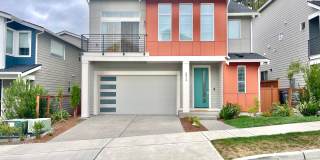 Beautiful 3-Bedroom Home with Loft, Office Space & Fully Fenced Backyard in Mountlake Terrace! Gallery 1