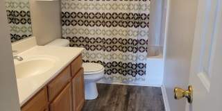 Spacious 4 Bedroom in Stonegate Gallery 8