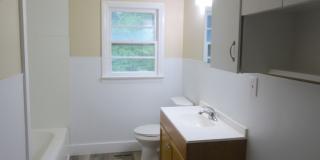 Charming 2 Bedroom Home with Large Fenced Yard! Gallery 9