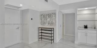 16425 Collins Ave Gallery 35