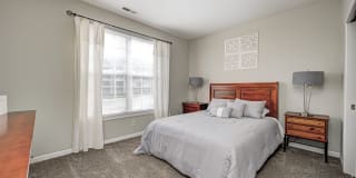 Linden Square Gallery 33