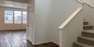 Exquisite 3 Bed 2.5 Bath Single Family Home Gallery 3