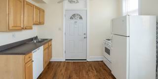 3521-29 1/2 N Broadway Gallery 4
