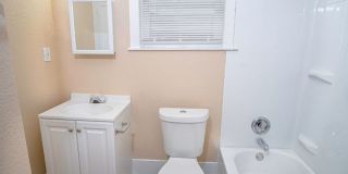 Nice 3 BR Rental Near Downtown Gallery 12