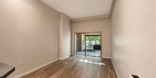 Updated Beautiful 2 Bedroom Condo Overlooking Esther Short Park - 701 Columbia St #107 Gallery 3
