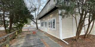 Nice and Spacious 1 Bedroom 1 Bath with Attached 1 Car Garage located in Wauconda! Gallery 6