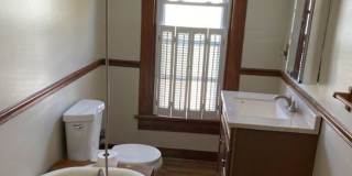 2 bedroom close to Miami Valley Hospital and UD with Detached garage! Gallery 13