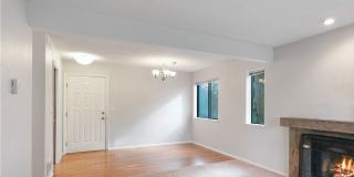 2Bd/2Ba Kirkland Condo Gallery 4