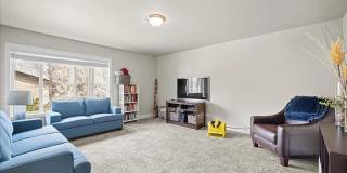 Spacious 3BR/2.5BA Furnished Townhome | Pet-Friendly with Large Fenced Yard & Ample Parking Gallery 5