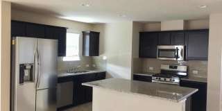 Room in 4 Bedroom Home at Bettylou Ln Gallery 3