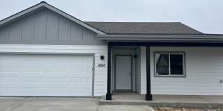Brand New 3 Bed 2.5 Bath with double attached garage in Belgrade Gallery 1
