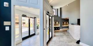 2111 WISCONSIN Avenue NW Gallery 17
