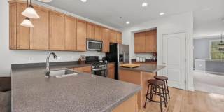 Gorgeous End of Group Owings Mils 3bd/2.5ba w/ A/C, W/D, and Modern Amenities! Available now! Gorgeous End of Group Owings Mils 3bd/2.5ba w/ A/C, W/D, and Modern Amenities! Available now! Gallery 9