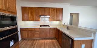 5 bedroom home located in Sylvan School District! Gallery 23