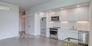 Yancey Street Gallery 14