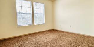 2 Bedroom Apartment, Great Location! Gallery 10