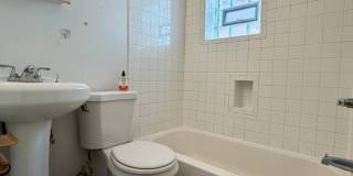 Stunning 3-Bedroom/1.5 Bathroom Townhome in West Passyunk! Available NOW! Gallery 12