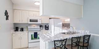 2 Bed/1 Bath Condo with In-Ground Pool Gallery 9