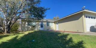 Beautiful 3 Bed 1 Bath in Bonanza Gallery 1