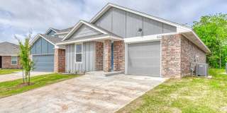 Brand New Construction in Varenna Landing! Gallery 3
