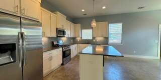 Great, modern 2 bedroom 2.5 bath available in South Austin! Gallery 11