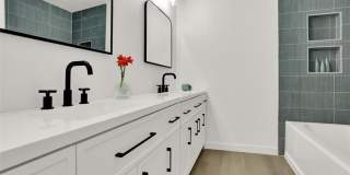 2910 W Crawford Street Gallery 20