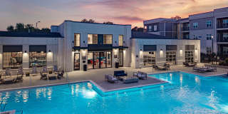 Cove at Covington Center - Apartments & Townhomes Gallery 6