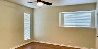 Renovated 2 Bedroom Duplex with Garage Near Airport and North Star Mall Gallery 9