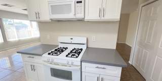 Newly Remodeled 3 bed/2 bath Home - Fully Gated! Gallery 7