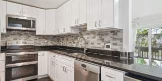 Prime West End/Foggy Bottom Luxury! Gorgeous 2BR/2BA with Private Outdoor Space + Included Parking! Gallery 7