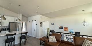 Low Maintenance Split Level Beauty 80922 Gallery 16