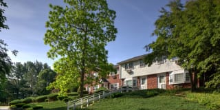 Town and Country Gallery 8