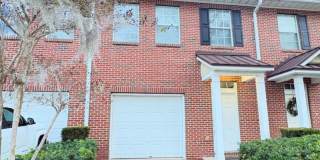 Move-In Ready 3BR Townhome in Gated Community with Amenities Gallery 1