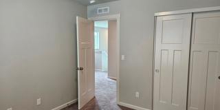 5Bd/3Ba Two Story House - For viewing! Gallery 18