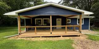 Beautiful 2 Bedroom in Secluded Area Gallery 1