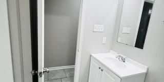3433 Hollywood Street (3 Bed/1 Bath) Gallery 21