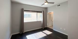 Luxury Townhome Centrally Located in Silverlake! Gallery 9