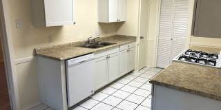 Beautifully Renovated 4/2 One story Georgetown Property. Gallery 9