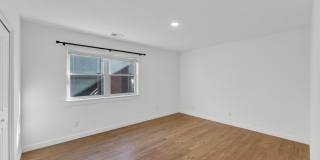 Spacious Poolside Condo! Gallery 19